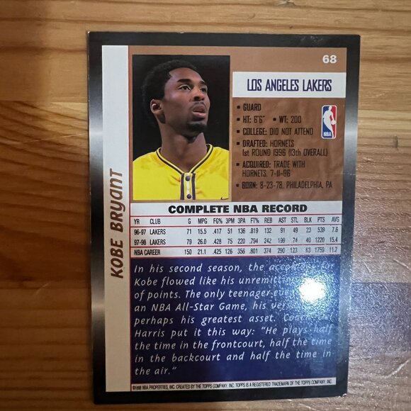 1998-99 Topps - #68 Kobe Bryant - Picture 2 of 2